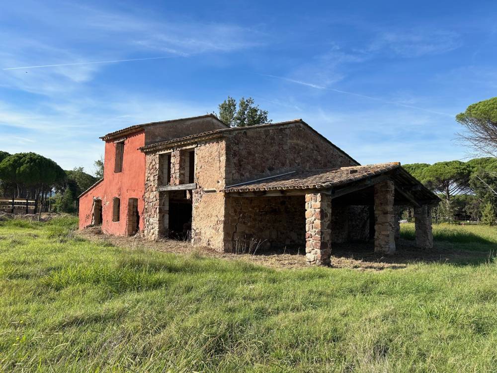 VIDAUBAN - BATISSE EN PIERRES  A RENOVER - 355 000€
