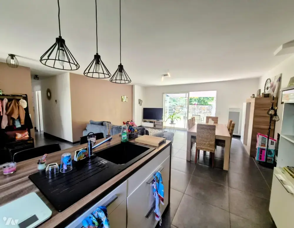 Vente maison 4 pièces 87 m² à Vidauban (89) - 386 900 € (4 447 € m²)