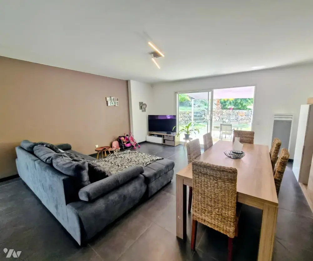 Vente maison 4 pièces 87 m² à Vidauban (92) - 386 900 € (4 447 € m²)