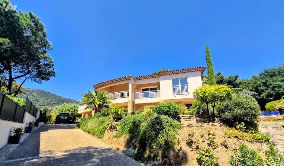 Le Lavandou (99) - Vente villa 8 pièces 240.69 m² -  3 150 000 € 
