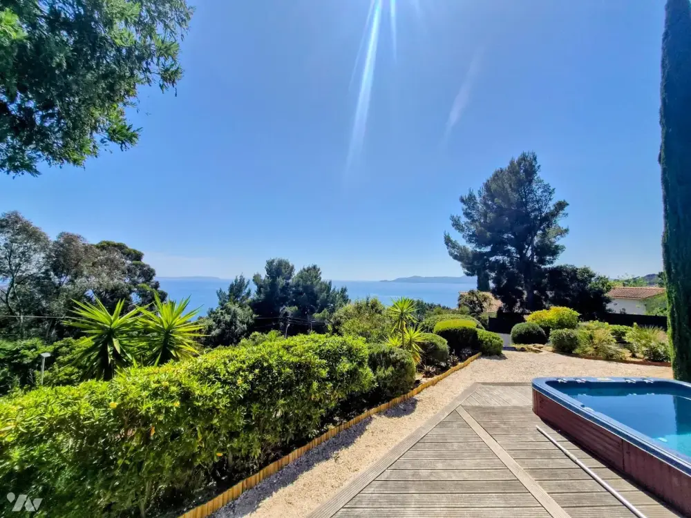 Le Lavandou (105) - Vente villa 8 pièces 240.69 m² -  3 150 000 € 