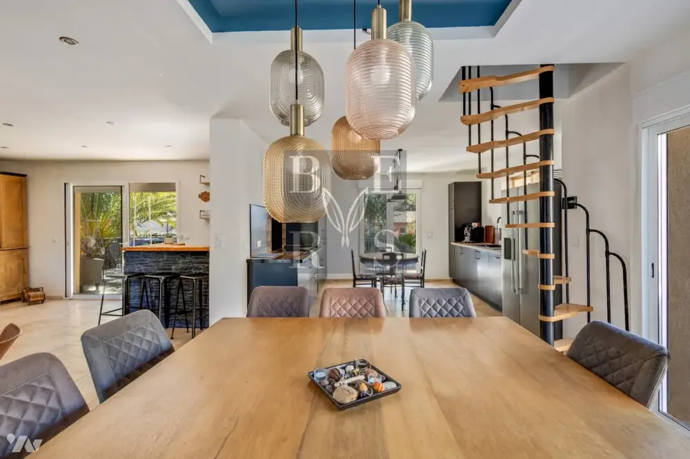 Le Cannet-des-Maures (95) - Vente villa 6 pièces 200 m² - 799 000 € 