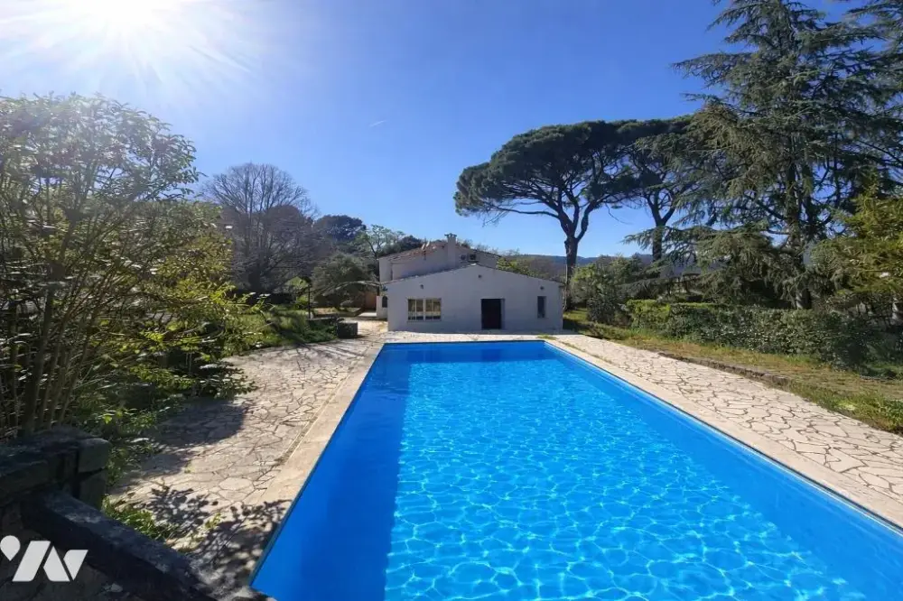 Draguignan (86) - Vente villa 5 pièces 160 m² - 525 000 € 