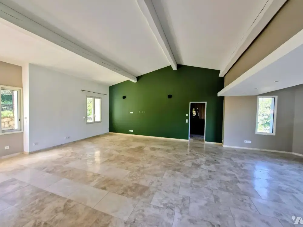 Draguignan (91) - Vente villa 5 pièces 160 m² - 525 000 € 