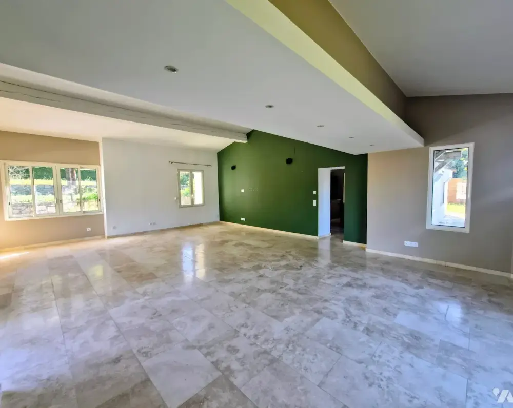 Draguignan (97) - Vente villa 5 pièces 160 m² - 525 000 € 