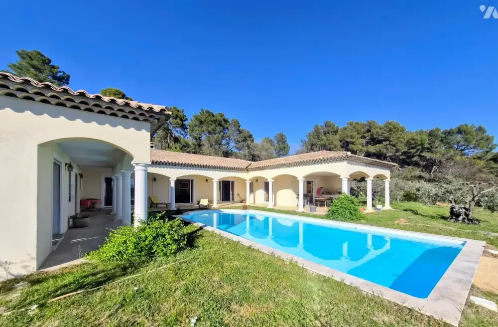 Draguignan (86) - Vente villa 7 pièces 260 m² - 1 365 000 € 